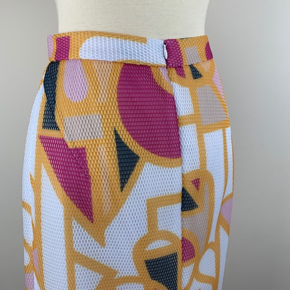 Ulta-modern Raoul Mesh Puzzle Print Pencil Skirt - Picture 6 of 8